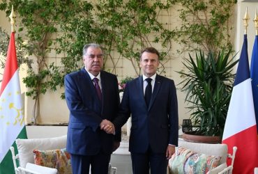 Президенти Ҷумҳурии Тоҷикистон Эмомалӣ Раҳмон бо Президенти Ҷумҳурии Фаронса Эммануэл Макрон мулоқот намуданд